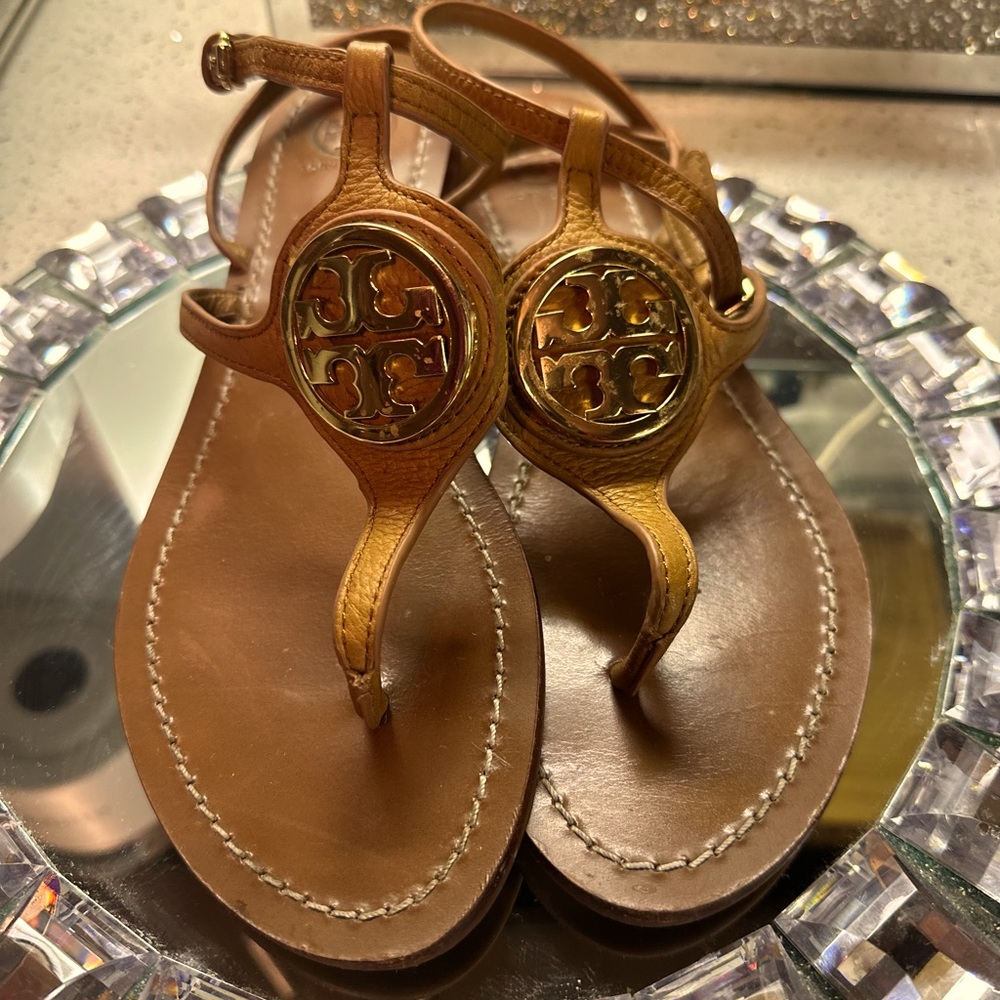 Beautiful Tory Burch sandals size 9